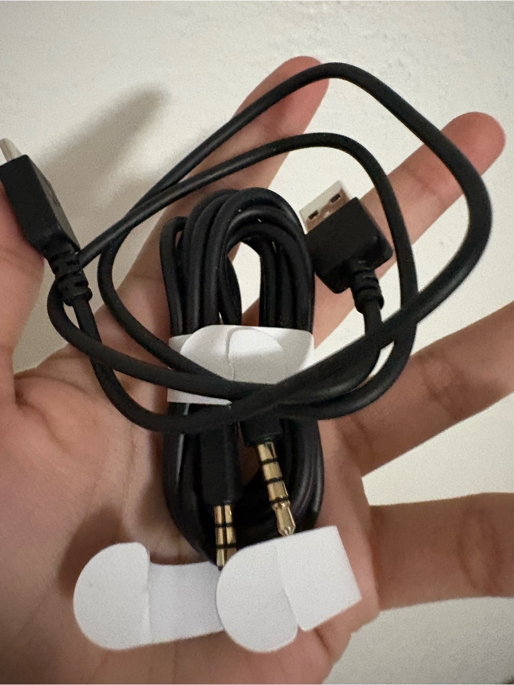 Skull candies Black headphones with 3.5mm Jack and USB Cable